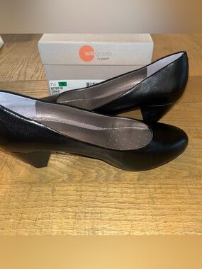 Easy Spirit Women's Black Leather Pumps Size 7.5 Wide Heels